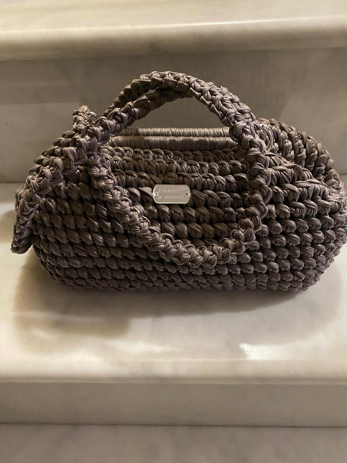 Borsa Aosta completamente realizzata a mano