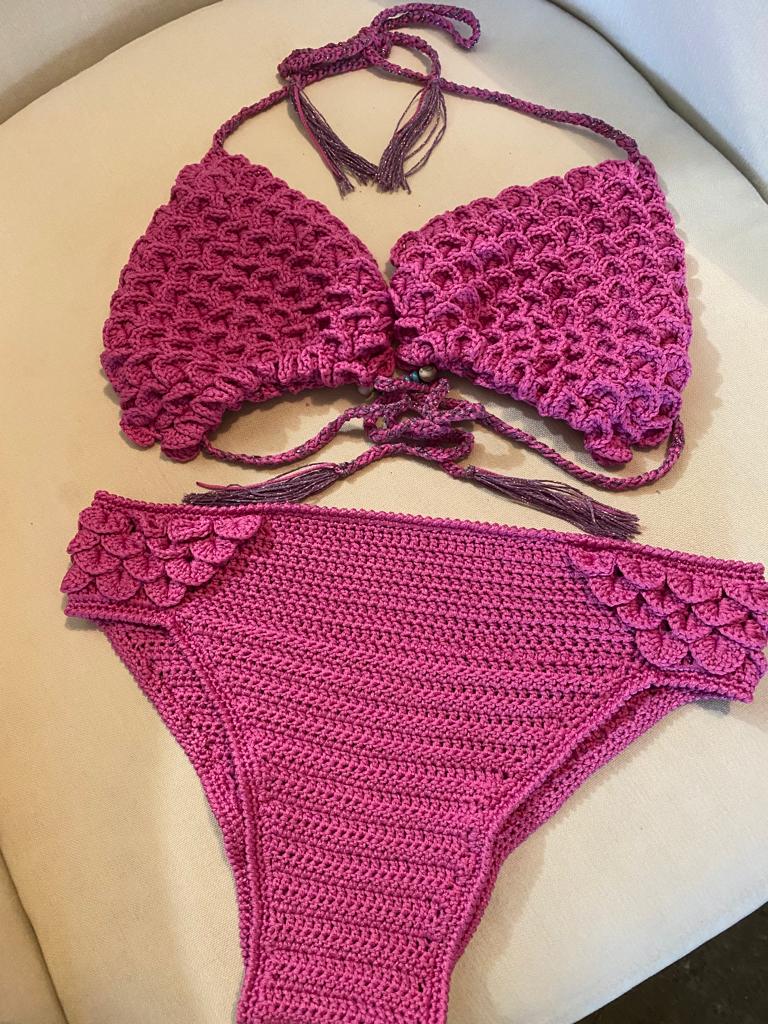 Costume da bagno fatto dotalmente a mano