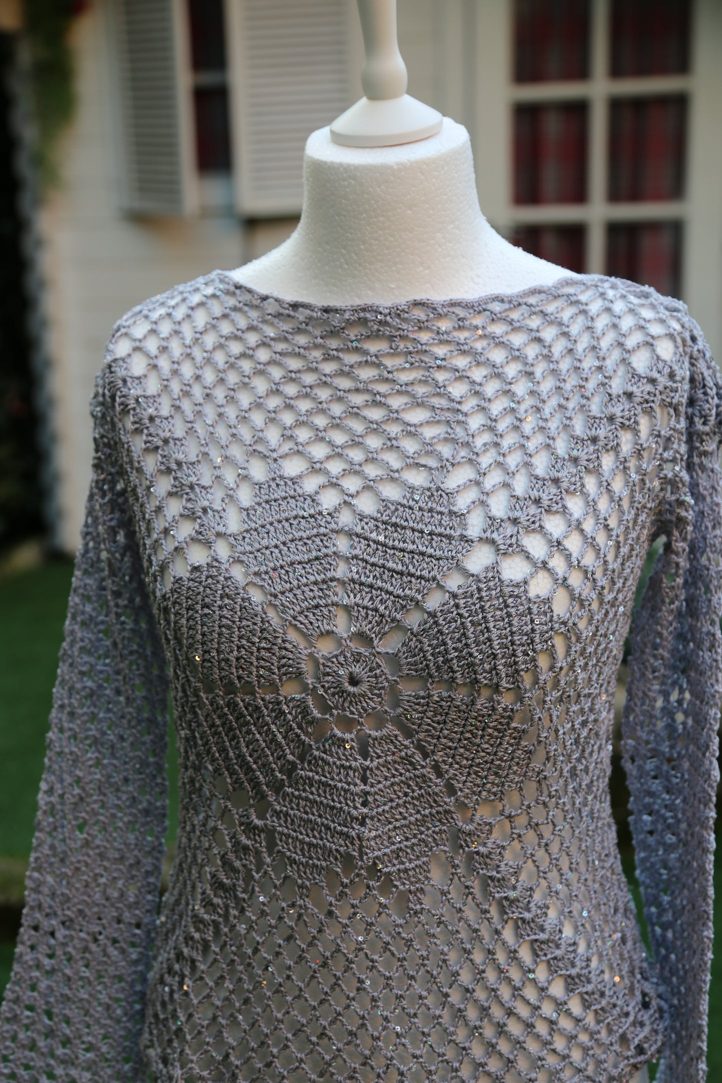 Maglia a maniche lunghe primaverile completamente fatta a mano