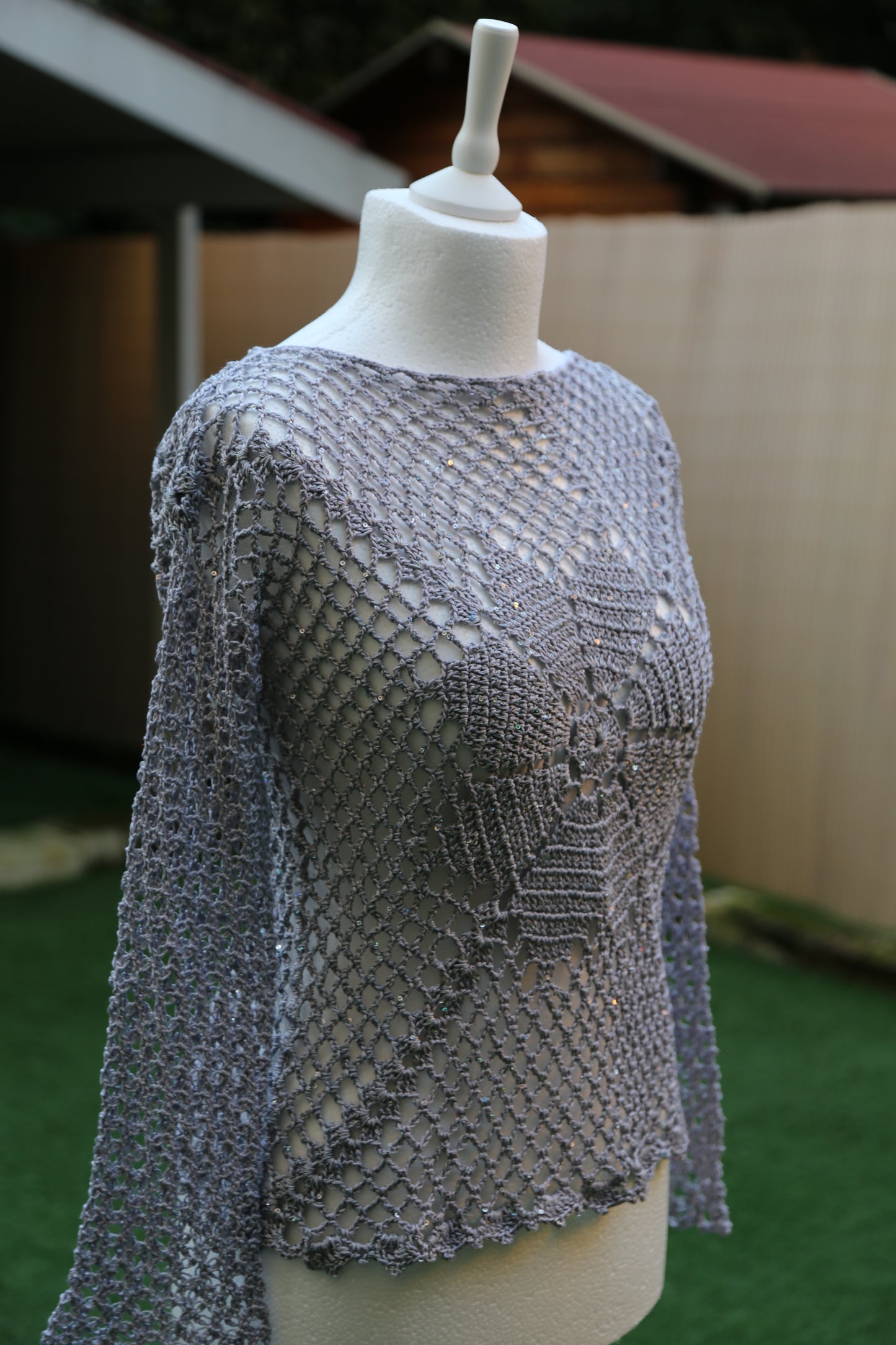 Maglia a maniche lunghe primaverile completamente fatta a mano